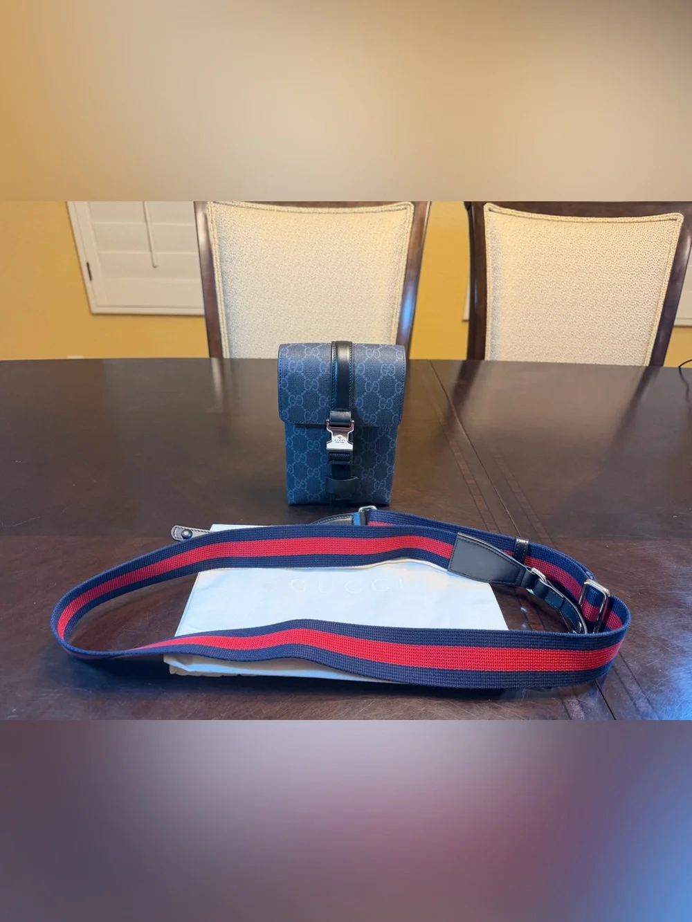 New Authentic Gucci GG Supreme Logo Crossbody Shoulder Bag Black